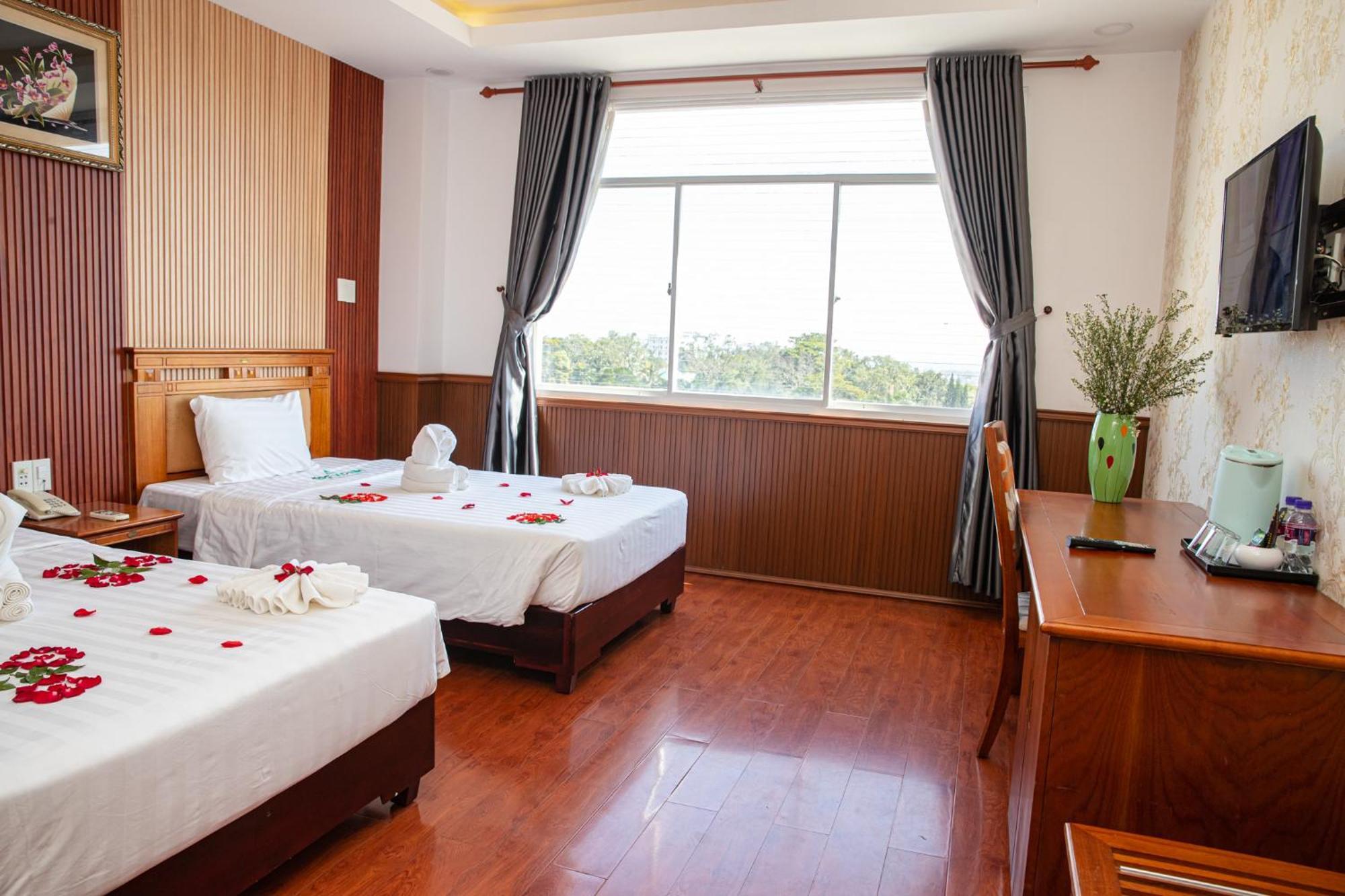 Tre Xanh Hotel Pleiku Exterior photo